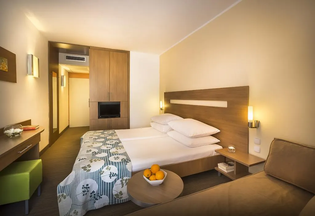 Miramar Sunny Hotel By Valamar Rabac