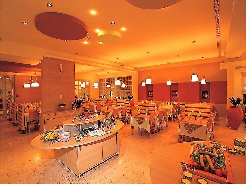 Miramar Sunny Hotel By Valamar Rabac